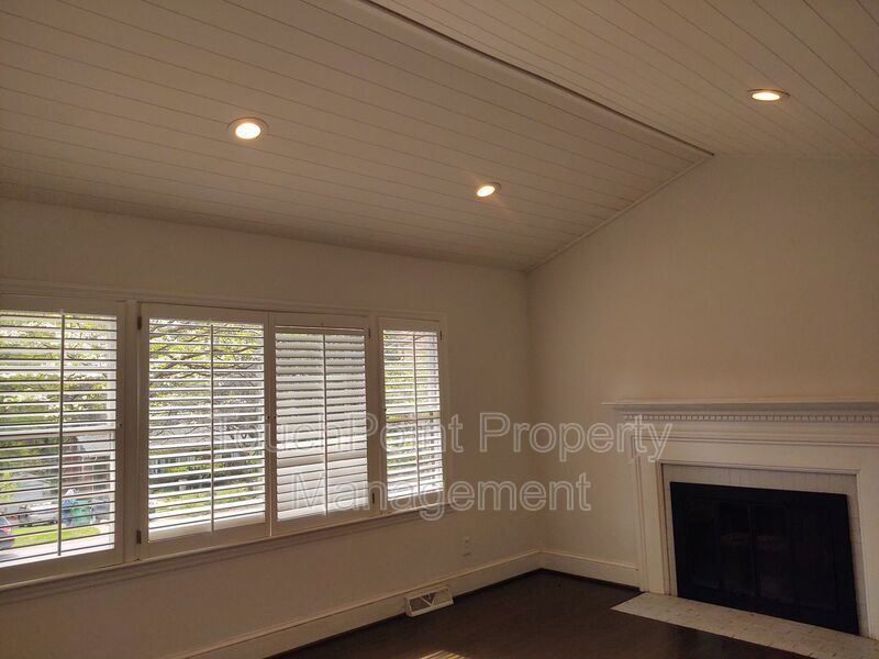 Beautifully renovated brick tri-level home located in the popular Amity Gardens! property image