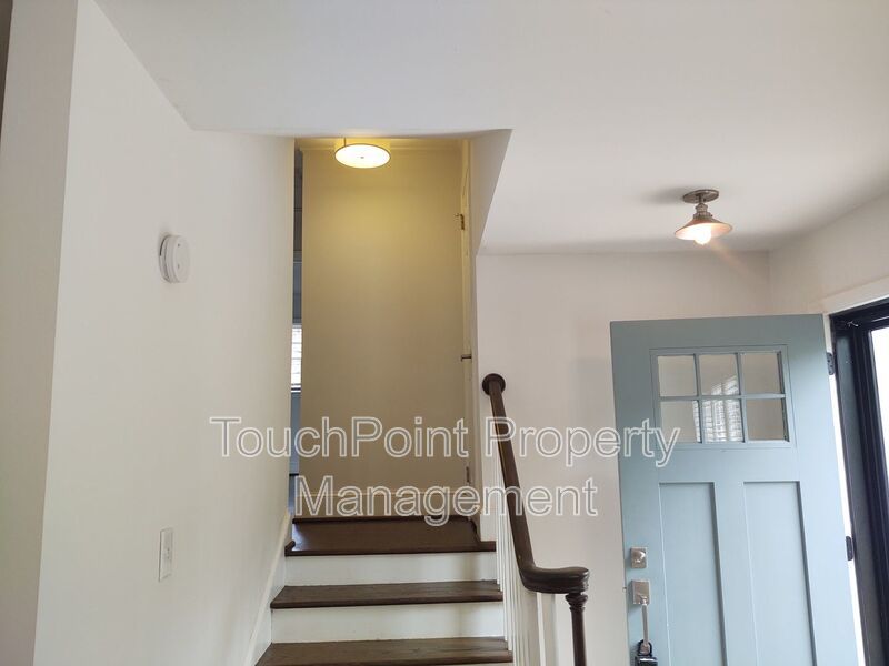 Beautifully renovated brick tri-level home located in the popular Amity Gardens! property image