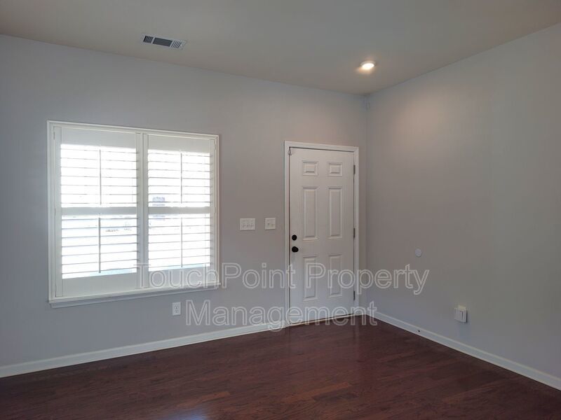 Charming, end-unit, townhome located in the Wrights Crossing Community! property image