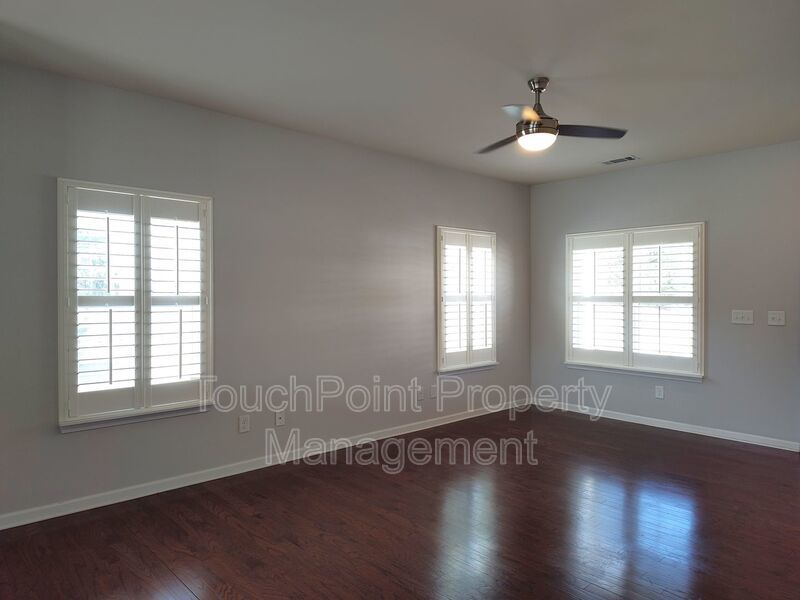 Charming, end-unit, townhome located in the Wrights Crossing Community! property image
