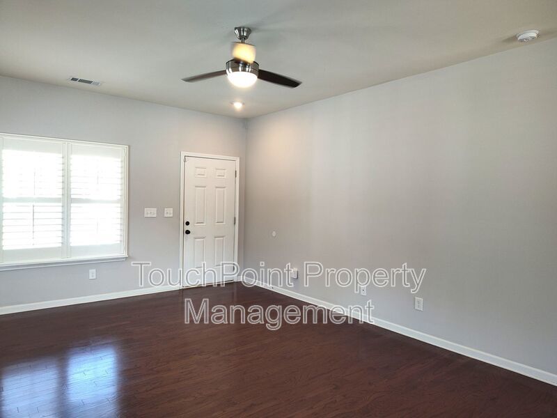 Charming, end-unit, townhome located in the Wrights Crossing Community! property image