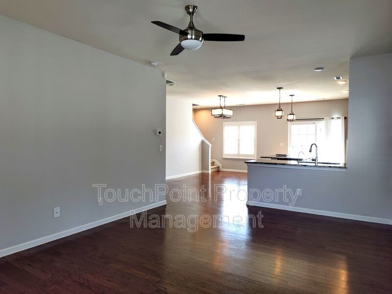 Charming, end-unit, townhome located in the Wrights Crossing Community! property image