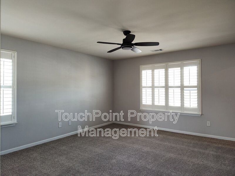 Charming, end-unit, townhome located in the Wrights Crossing Community! property image
