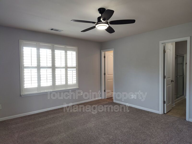 Charming, end-unit, townhome located in the Wrights Crossing Community! property image