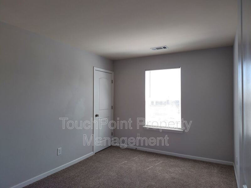 Charming, end-unit, townhome located in the Wrights Crossing Community! property image