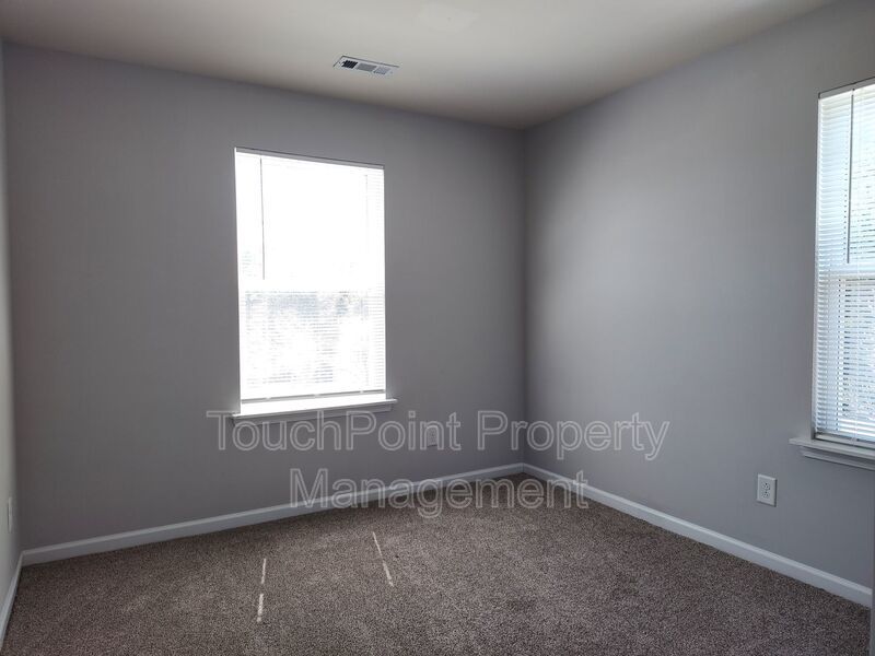 Charming, end-unit, townhome located in the Wrights Crossing Community! property image