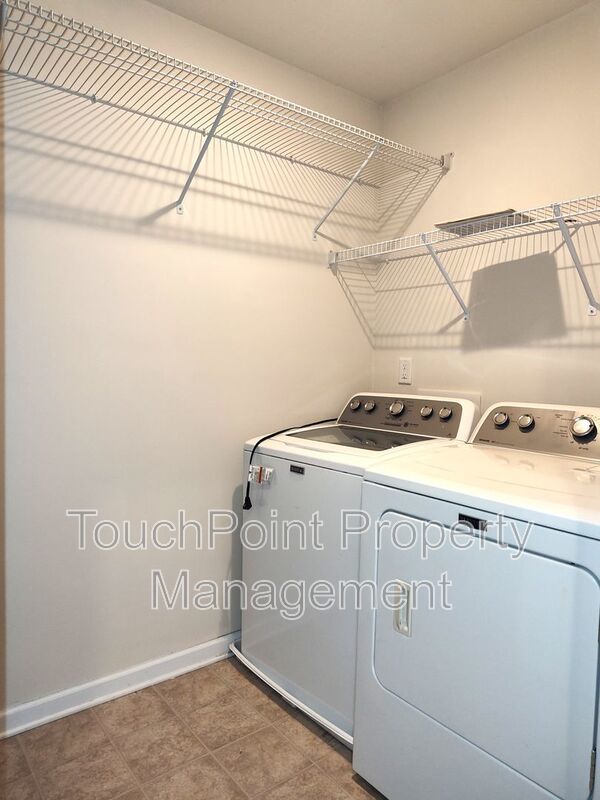 Charming, end-unit, townhome located in the Wrights Crossing Community! property image