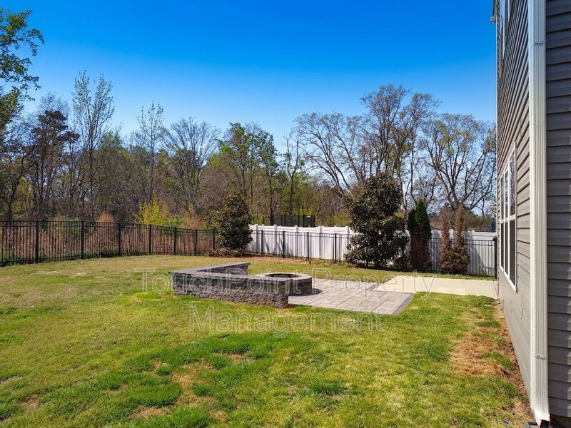 Beautiful home located in the Upper Riverpointe Community in Charlotte ! property image