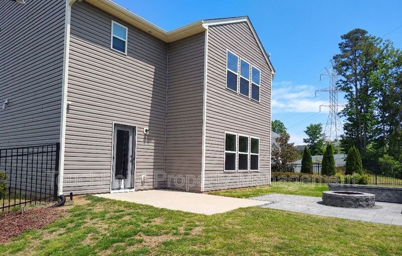 Beautiful home located in the Upper Riverpointe Community in Charlotte ! property image