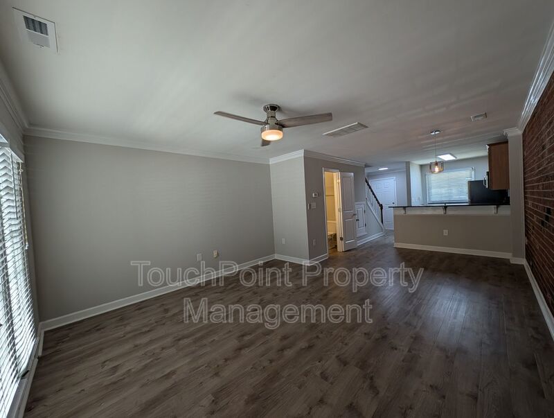 Cozy condo located in the Williamsburg on Commonwealth community minutes from Plaza Midwood! property image