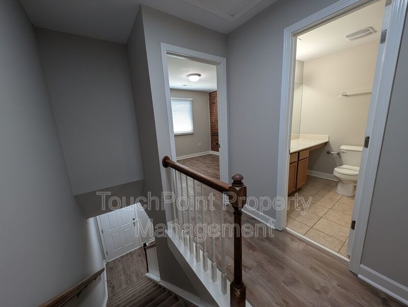 Cozy condo located in the Williamsburg on Commonwealth community minutes from Plaza Midwood! property image