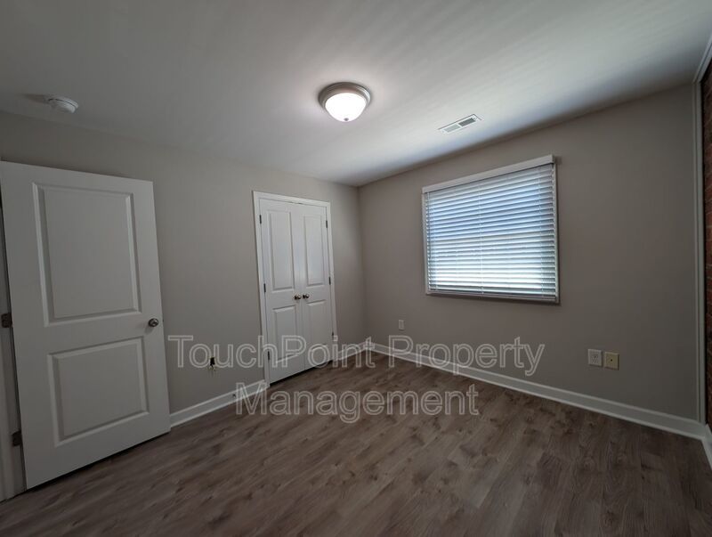 Cozy condo located in the Williamsburg on Commonwealth community minutes from Plaza Midwood! property image