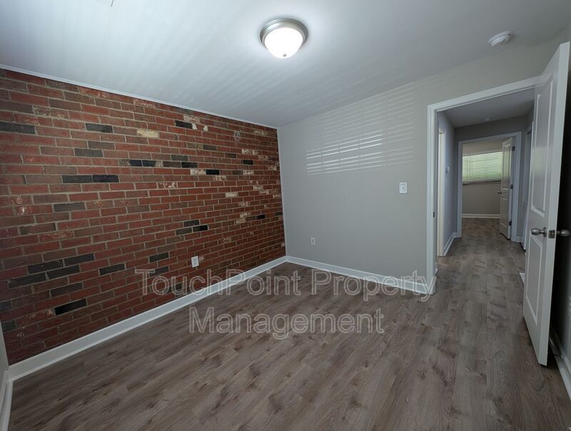 Cozy condo located in the Williamsburg on Commonwealth community minutes from Plaza Midwood! property image