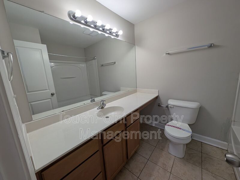Cozy condo located in the Williamsburg on Commonwealth community minutes from Plaza Midwood! property image