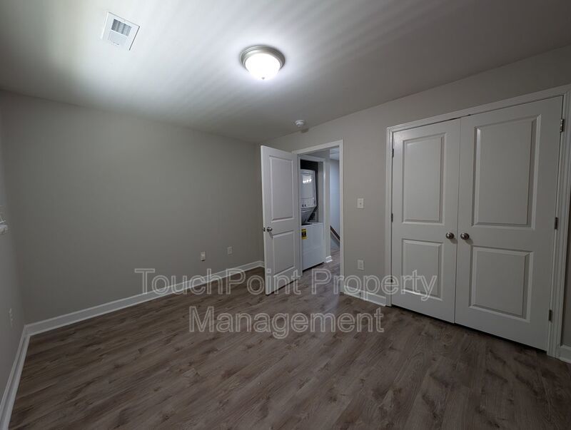 Cozy condo located in the Williamsburg on Commonwealth community minutes from Plaza Midwood! property image
