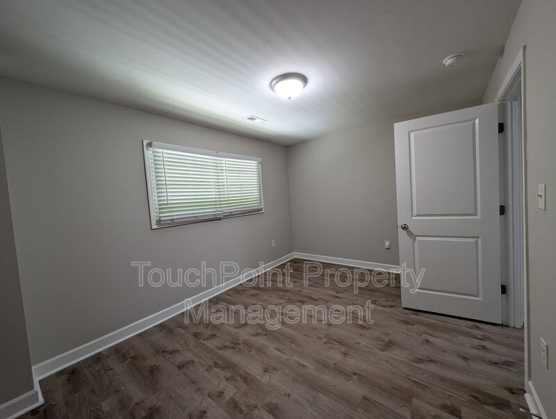 Cozy condo located in the Williamsburg on Commonwealth community minutes from Plaza Midwood! property image
