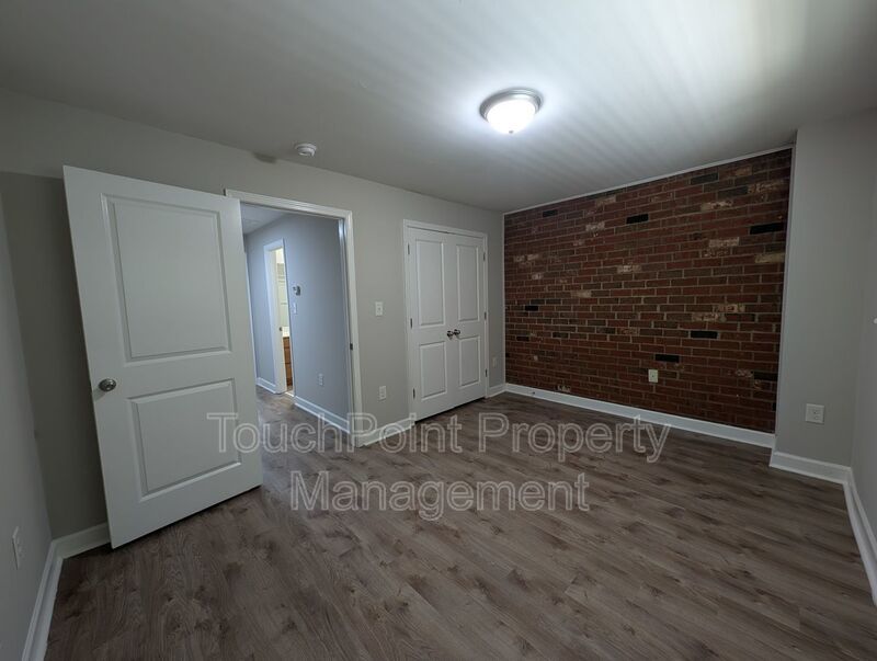 Cozy condo located in the Williamsburg on Commonwealth community minutes from Plaza Midwood! property image