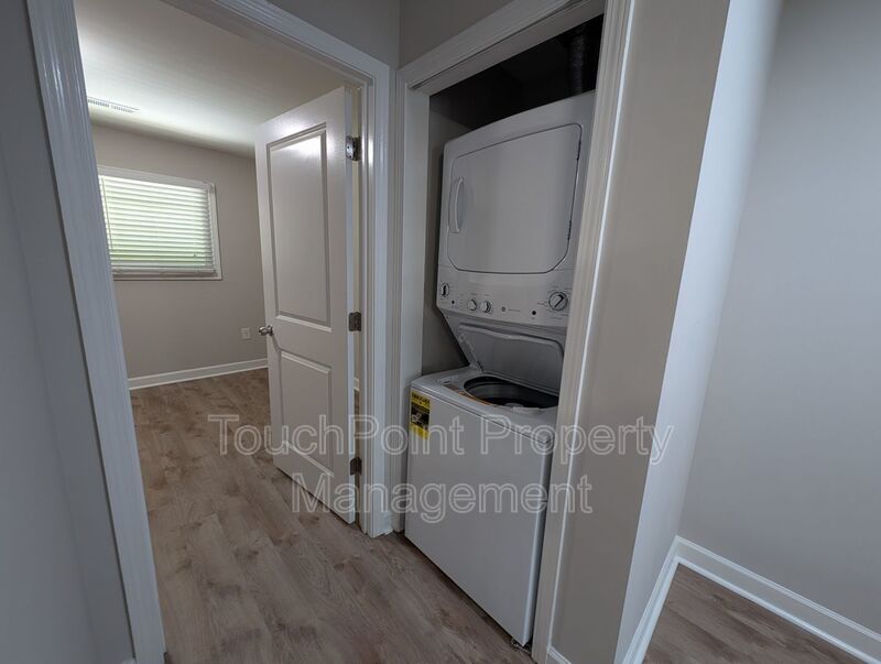 Cozy condo located in the Williamsburg on Commonwealth community minutes from Plaza Midwood! property image