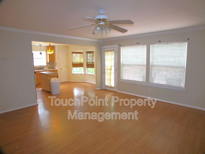 Cozy home located in the Hidden Creek Community! property image