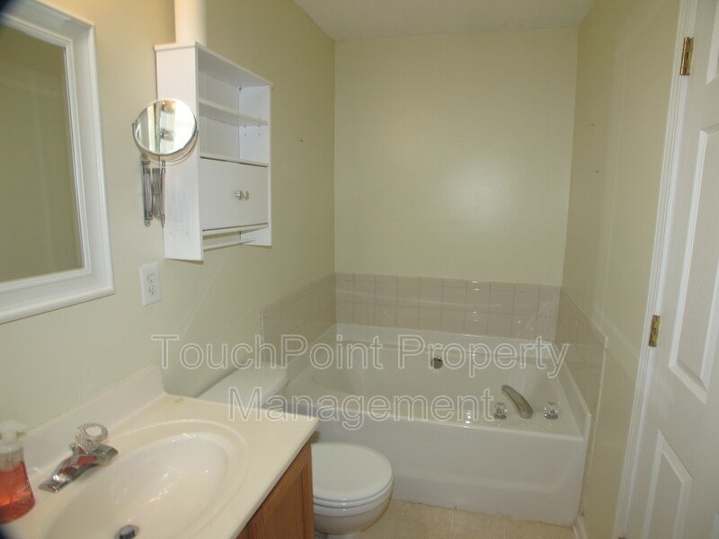 Cozy home located in the Hidden Creek Community! property image