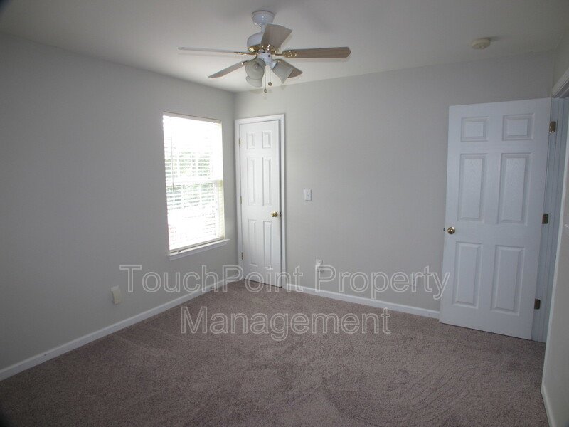 Cozy home located in the Hidden Creek Community! property image