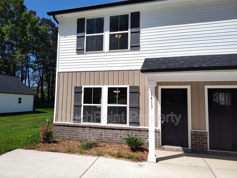 Newly built 2 story, 3 bedroom, 2.5 bath duplex located in Kannapolis! property image