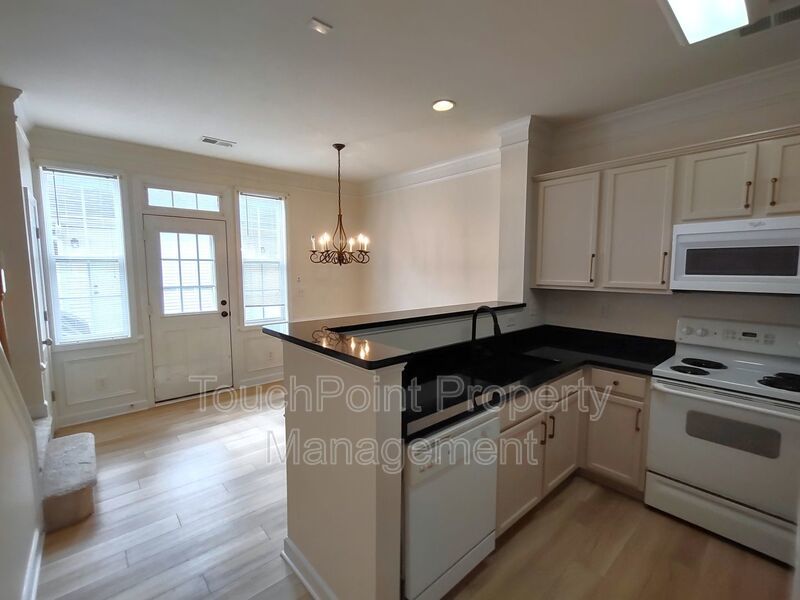 Beautiful, 2 Story Townhouse located in the Eastfield Village! property image