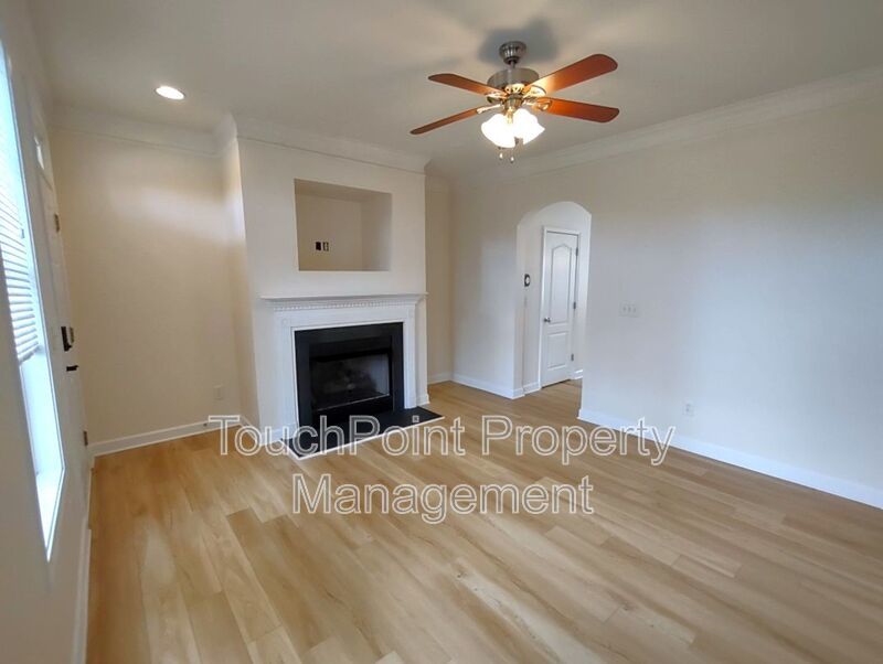 Beautiful, 2 Story Townhouse located in the Eastfield Village! property image
