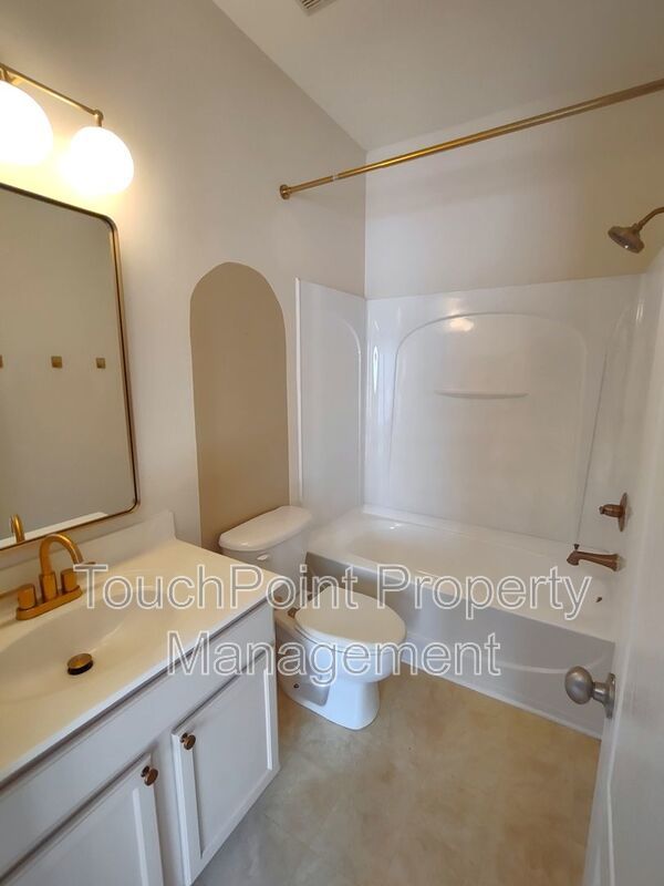Beautiful, 2 Story Townhouse located in the Eastfield Village! property image