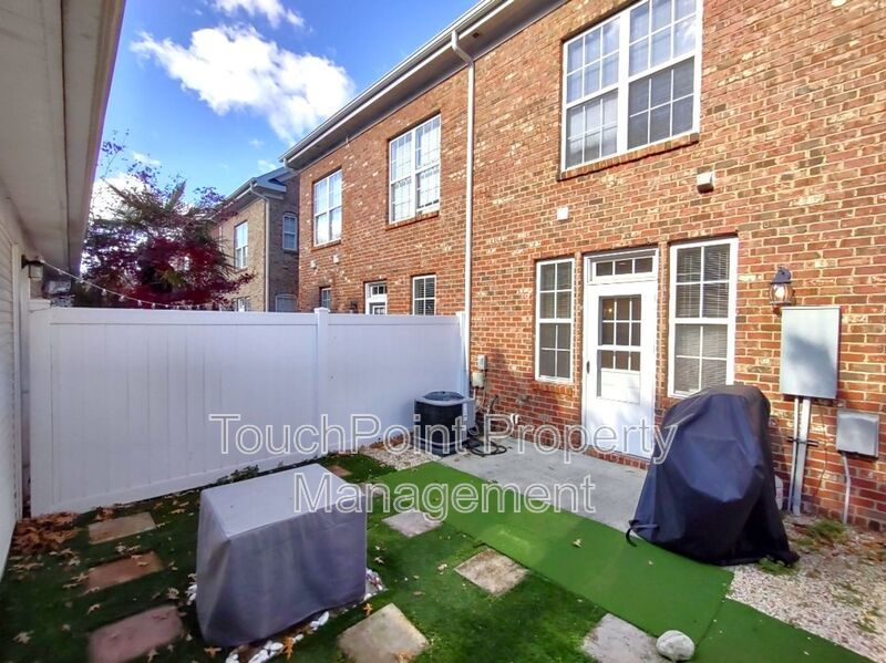 Beautiful, 2 Story Townhouse located in the Eastfield Village! property image