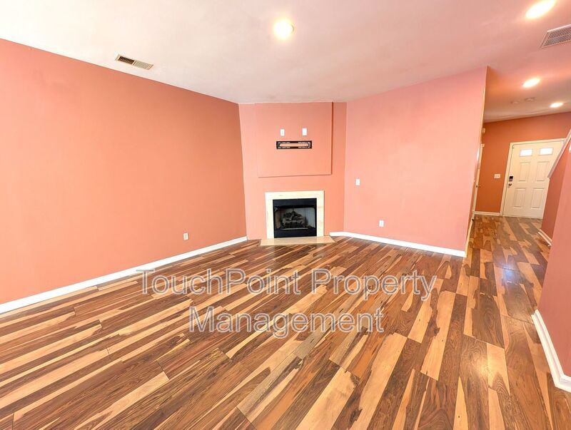 Charming, 2 Story End Unit Townhouse located in the Glenlea Park Community! property image