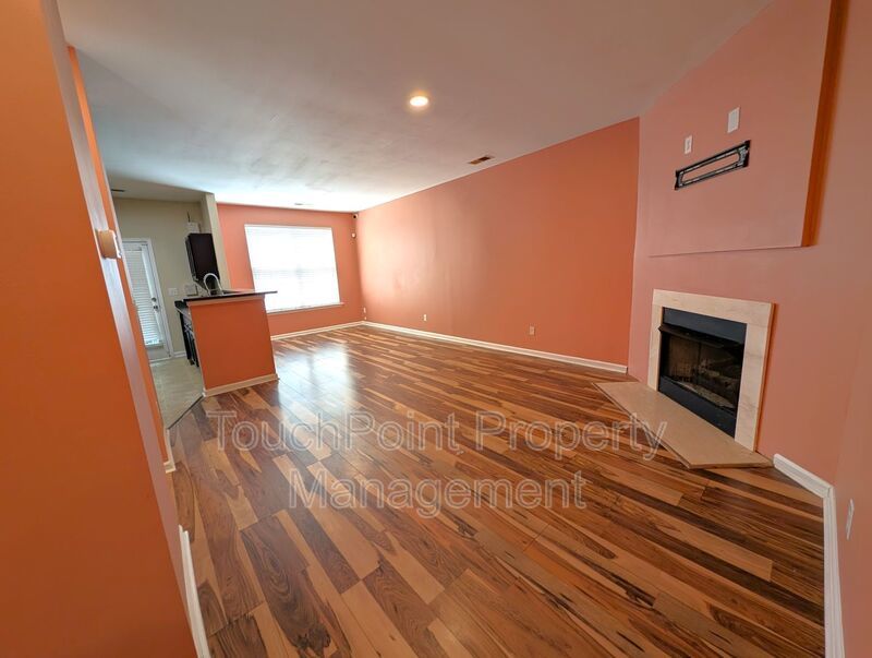 Charming, 2 Story End Unit Townhouse located in the Glenlea Park Community! property image