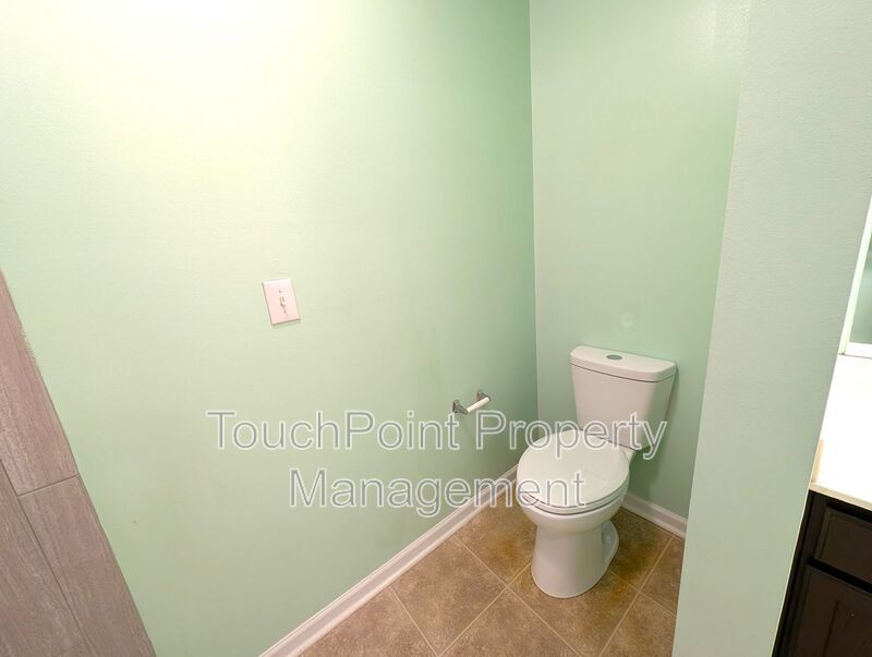 Charming, 2 Story End Unit Townhouse located in the Glenlea Park Community! property image