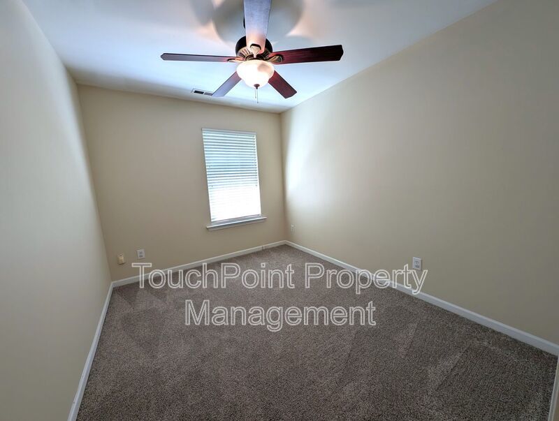 Charming, 2 Story End Unit Townhouse located in the Glenlea Park Community! property image