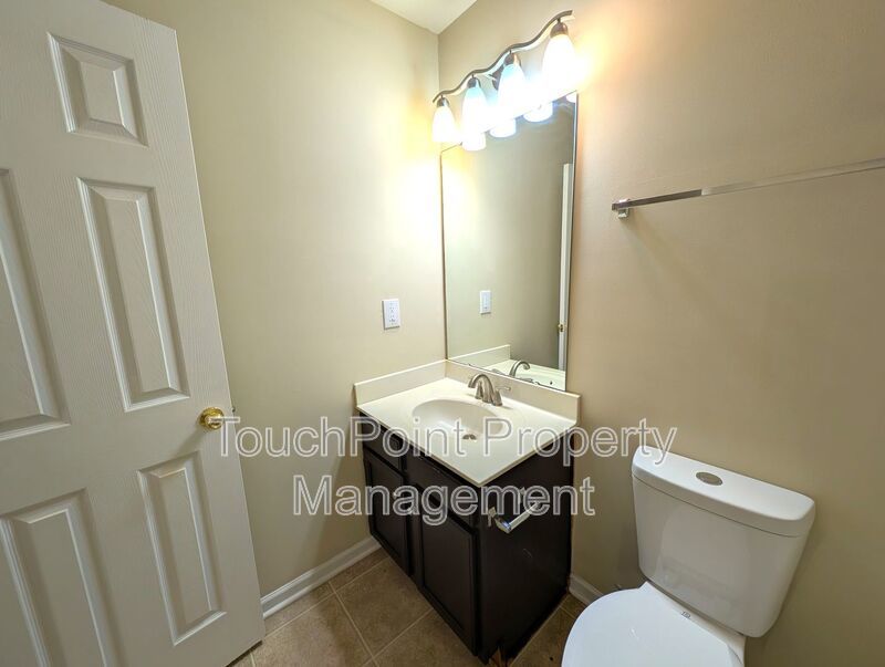 Charming, 2 Story End Unit Townhouse located in the Glenlea Park Community! property image
