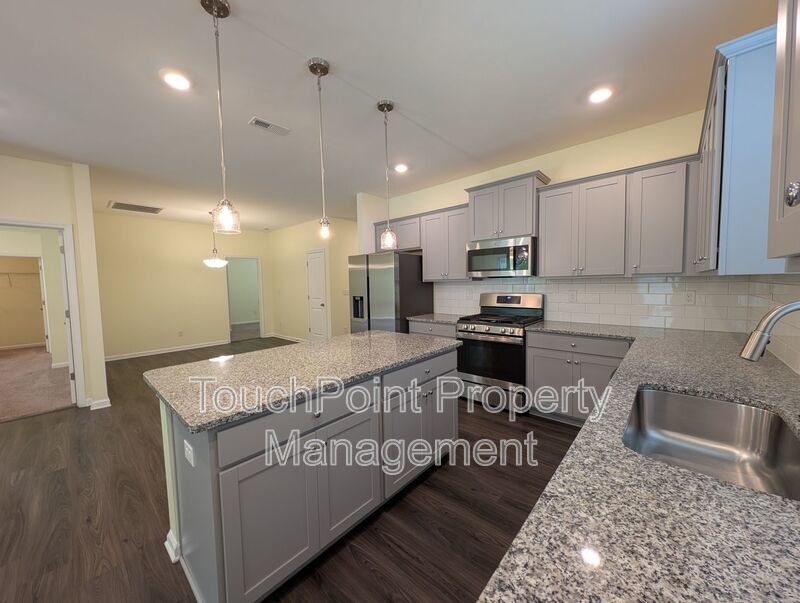 Spacious 4 bedroom, 2 bath Ranch Style Home located in Selwyn Landing ! property image