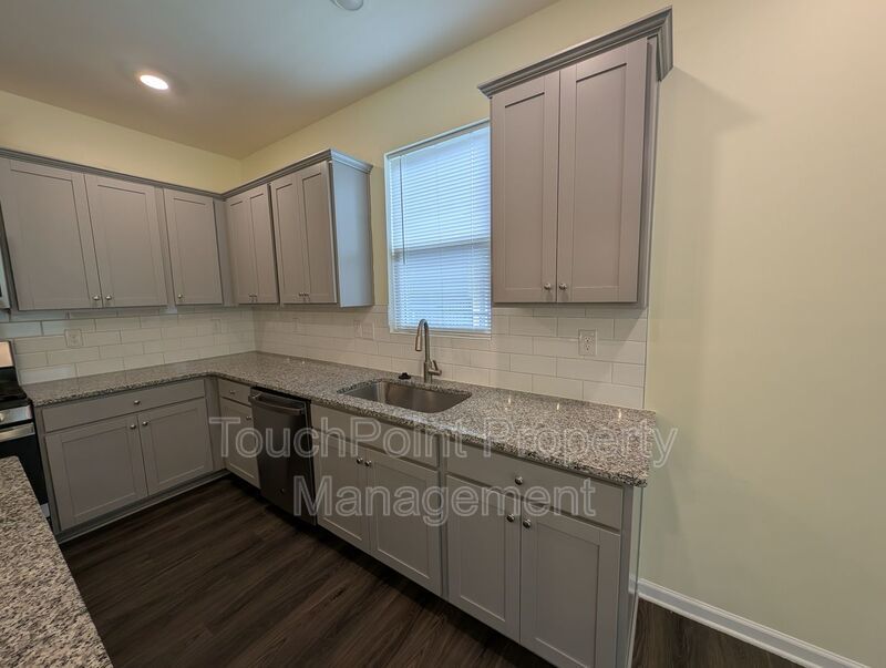 Spacious 4 bedroom, 2 bath Ranch Style Home located in Selwyn Landing ! property image