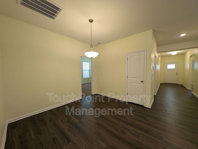 Spacious 4 bedroom, 2 bath Ranch Style Home located in Selwyn Landing ! property image