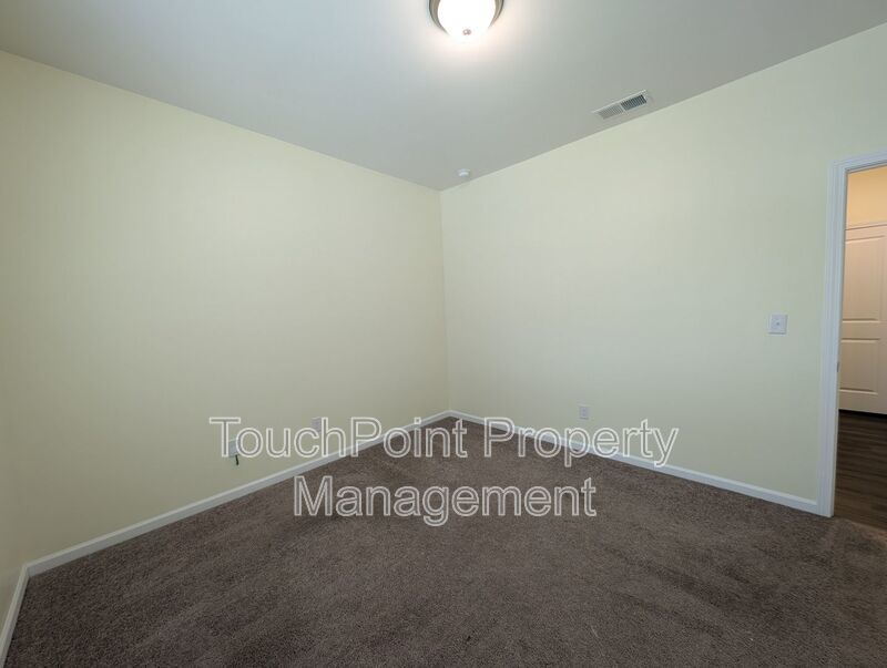 Spacious 4 bedroom, 2 bath Ranch Style Home located in Selwyn Landing ! property image