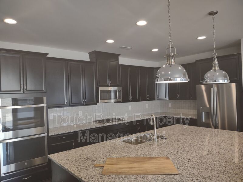 3BD/3.5BA Ranch-Style Home in Creek Park! property image