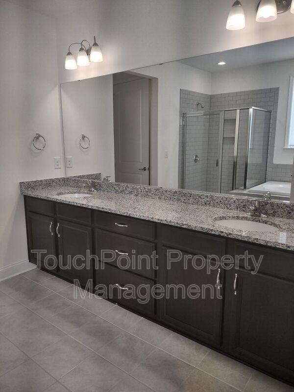3BD/3.5BA Ranch-Style Home in Creek Park! property image