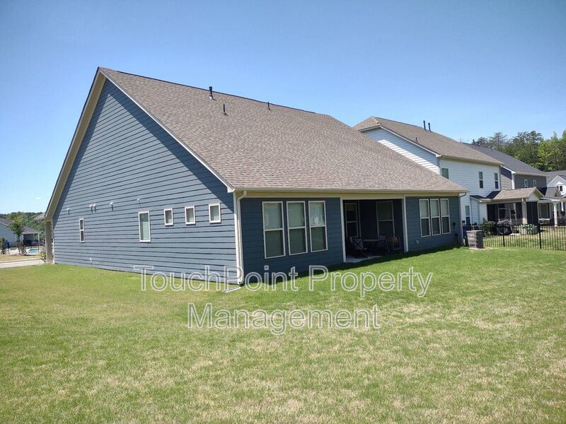 3BD/3.5BA Ranch-Style Home in Creek Park! property image