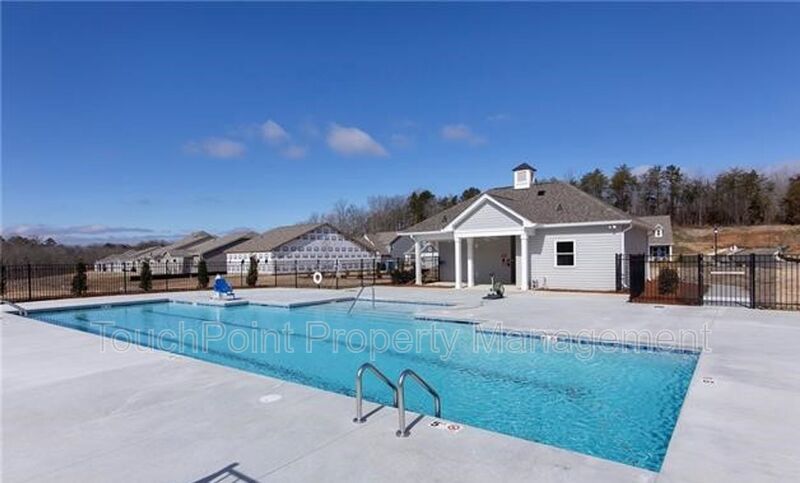 3BD/3.5BA Ranch-Style Home in Creek Park! property image
