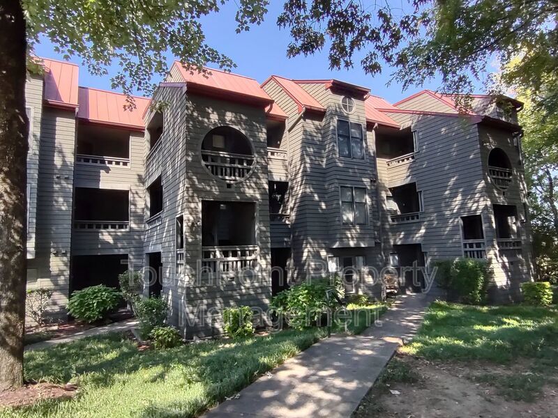2BD/1BA Condo located in Lakeshore Village! property image