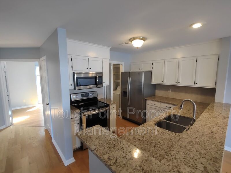 2BD/1BA Condo located in Lakeshore Village! property image