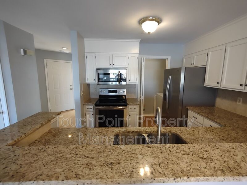 2BD/1BA Condo located in Lakeshore Village! property image