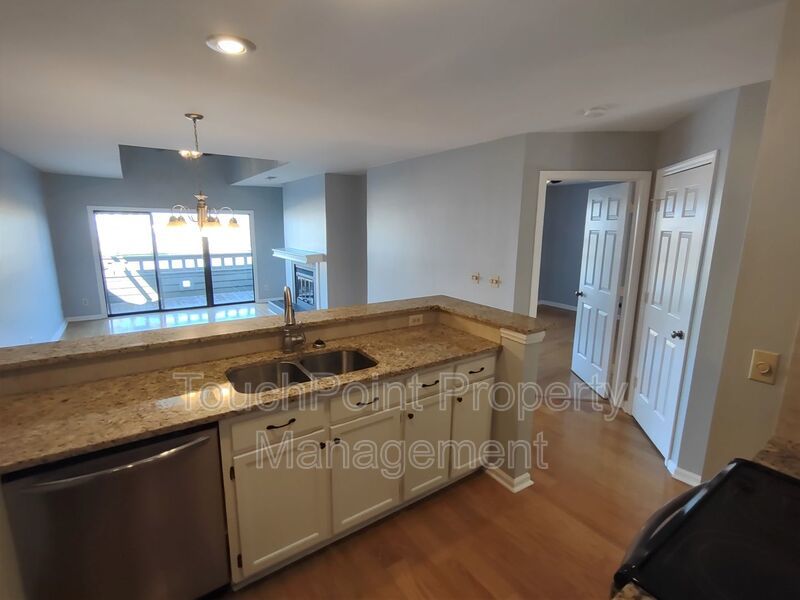 2BD/1BA Condo located in Lakeshore Village! property image
