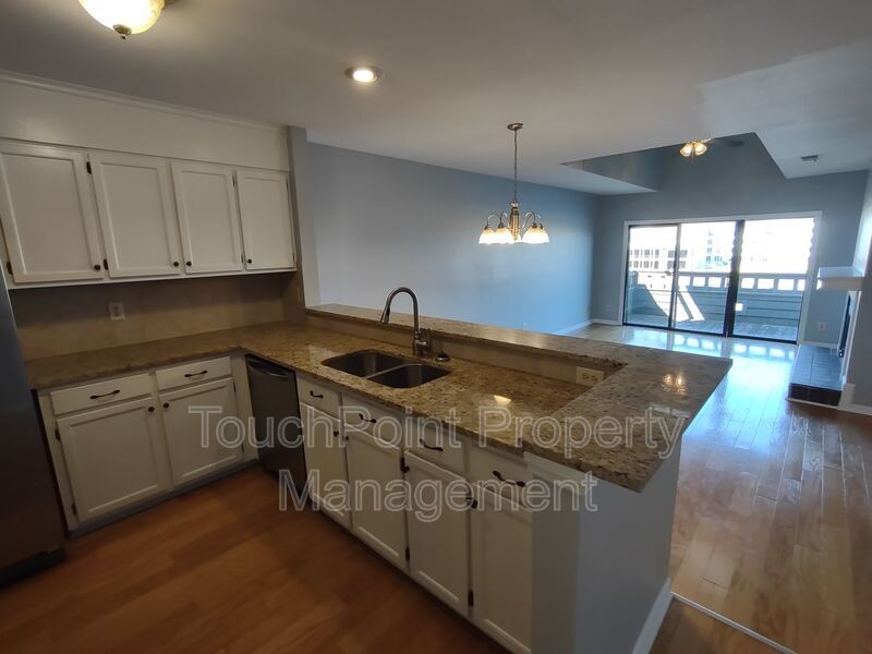 2BD/1BA Condo located in Lakeshore Village! property image