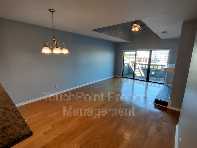 2BD/1BA Condo located in Lakeshore Village! property image