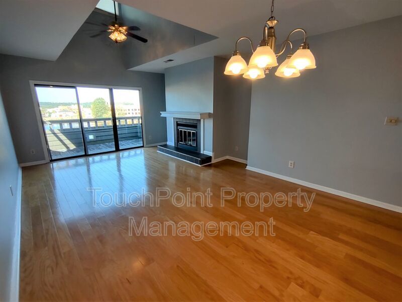 2BD/1BA Condo located in Lakeshore Village! property image